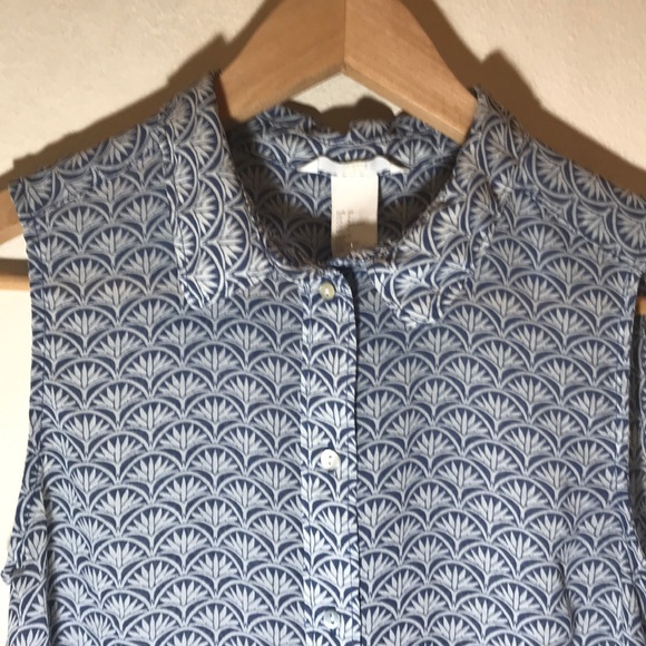 H&M blue and white button down sleeveless blouse. - Picture 2 of 3